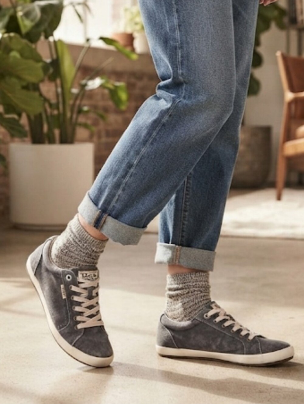 Taos Womens Star Canvas Sneakers shoes sz 8